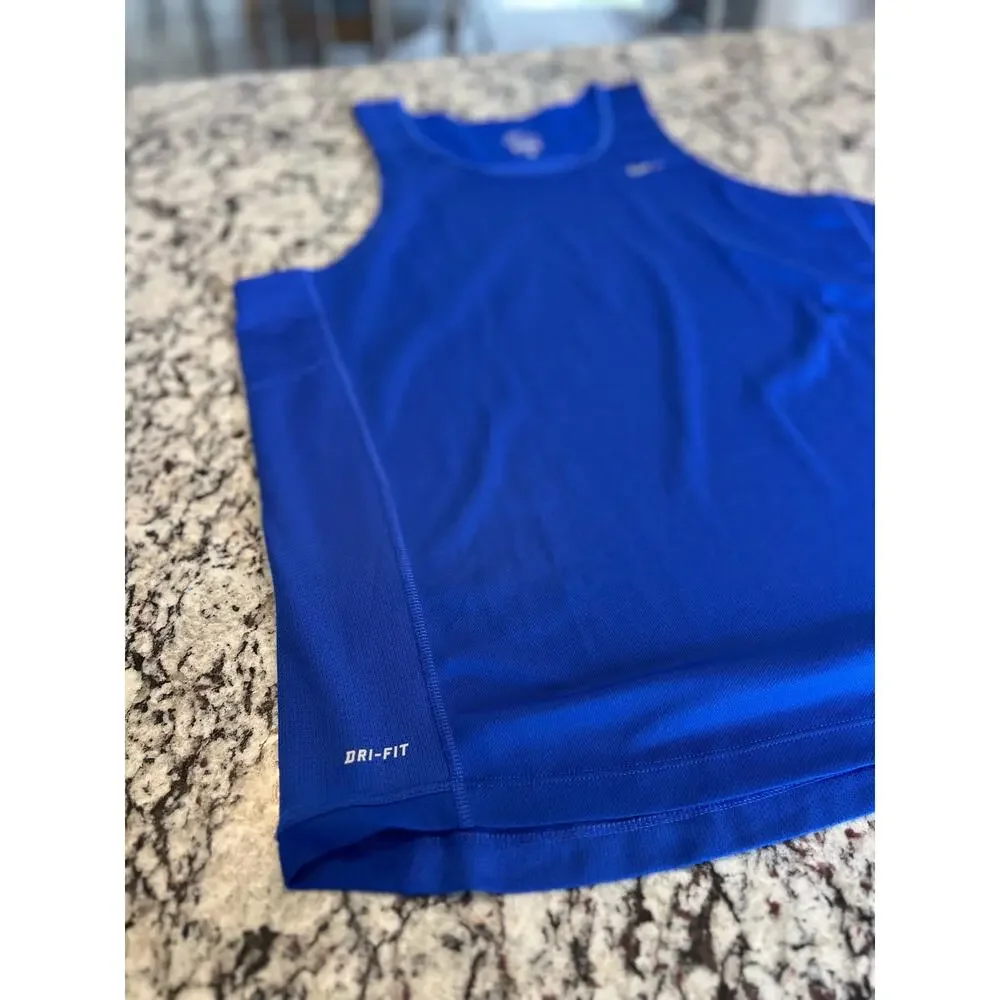Nike women’s top size XL